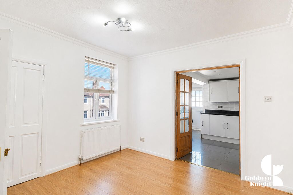 Property photo 1 of 12 Dining Room