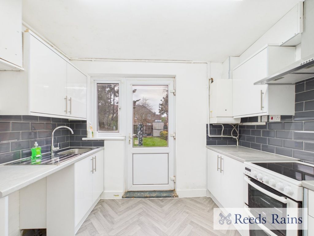 Property photo 2 of 12 Picture No. 30