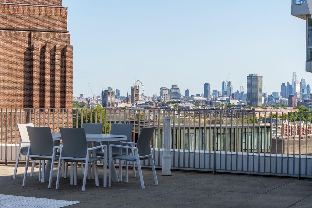 Property photo 1 of 31