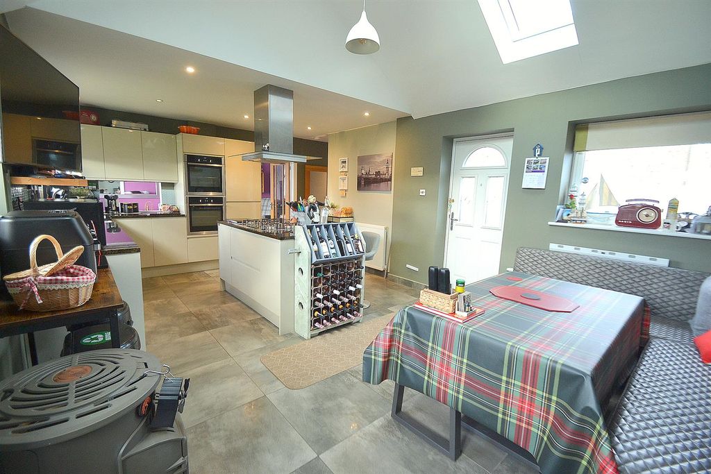 Property photo 2 of 16 11Bramblekit.Jpg