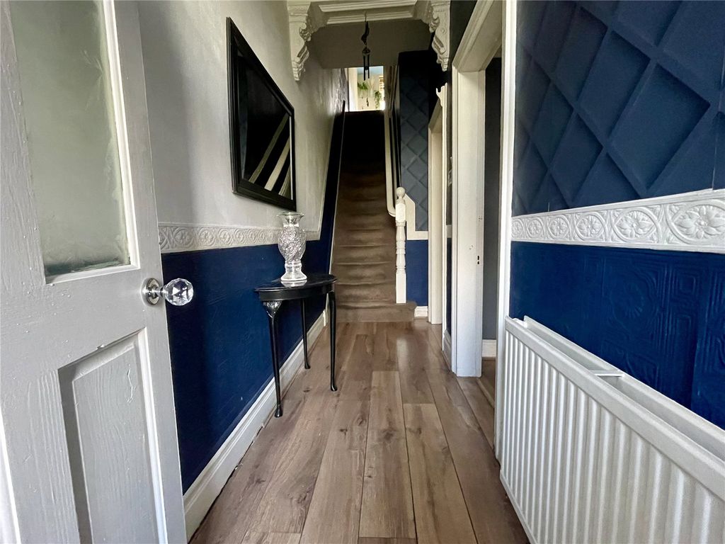 Property photo 3 of 15 Entrance Hall