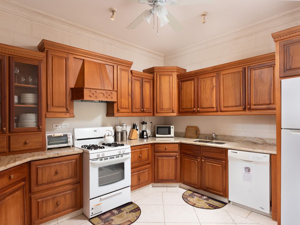 Property photo 3 of 16 Spacious Kitchen