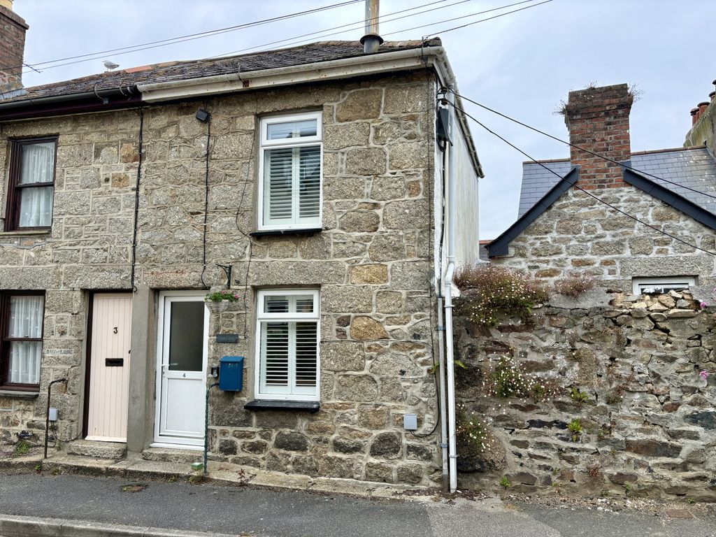 Property photo 1 of 9 2Â Bedroom Mid Terraced House For Sale