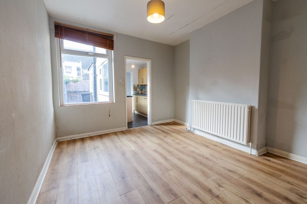 Property photo 3 of 14 Dining Room