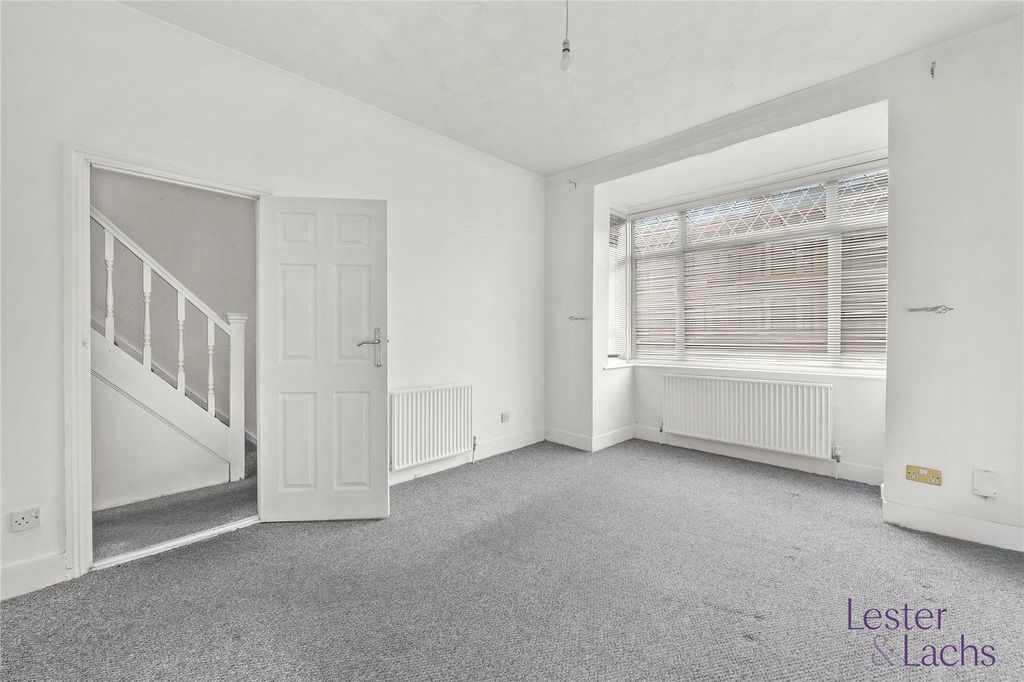 Property photo 2 of 19 Picture No. 10