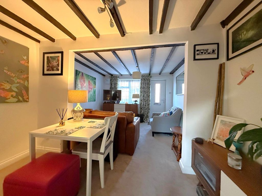 Property photo 3 of 9 Photo 5