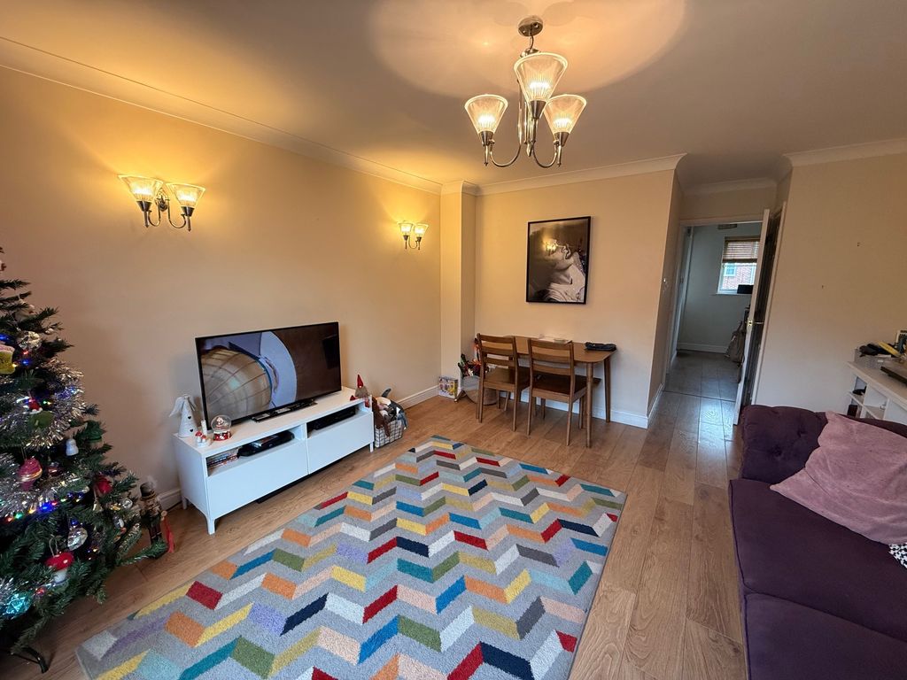 Property photo 3 of 11