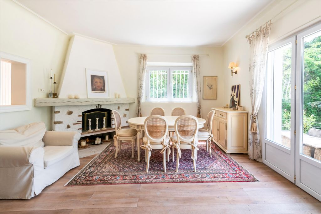 Property photo 2 of 17 Image