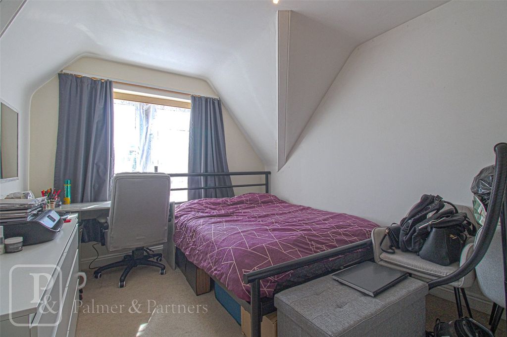 Property photo 3 of 6 Picture No. 12