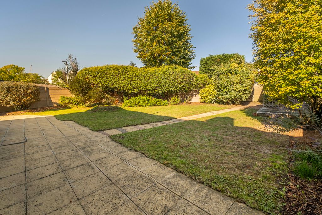 Property photo 3 of 19