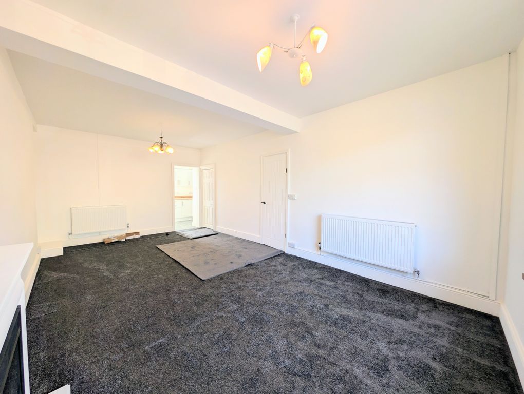 Property photo 3 of 20 Living Room