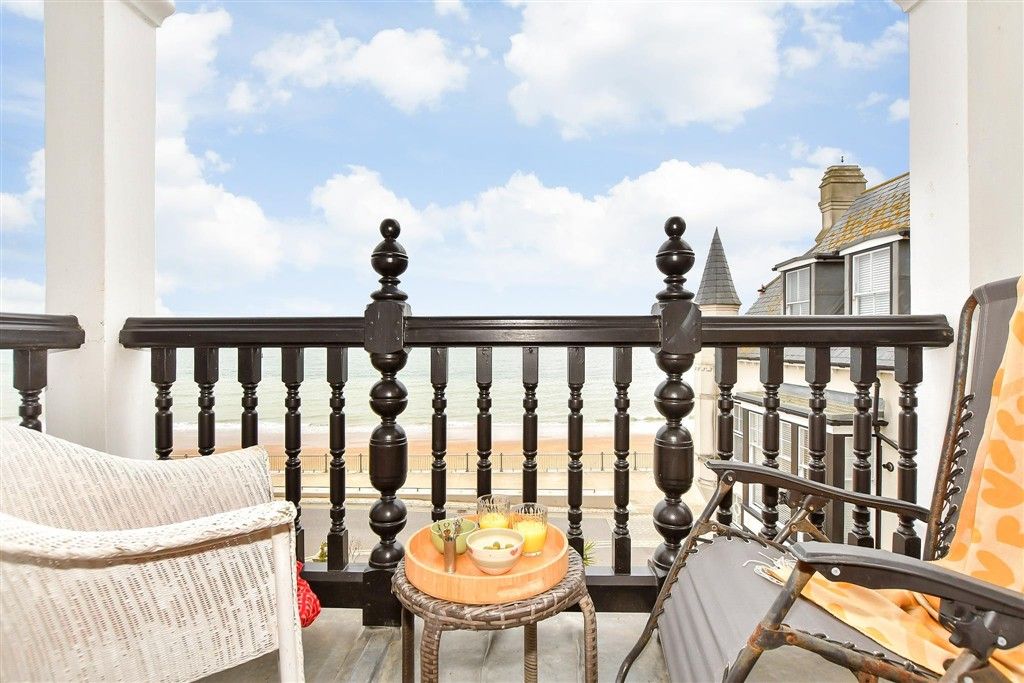 Property photo 3 of 21 External Lifestyle Photograph