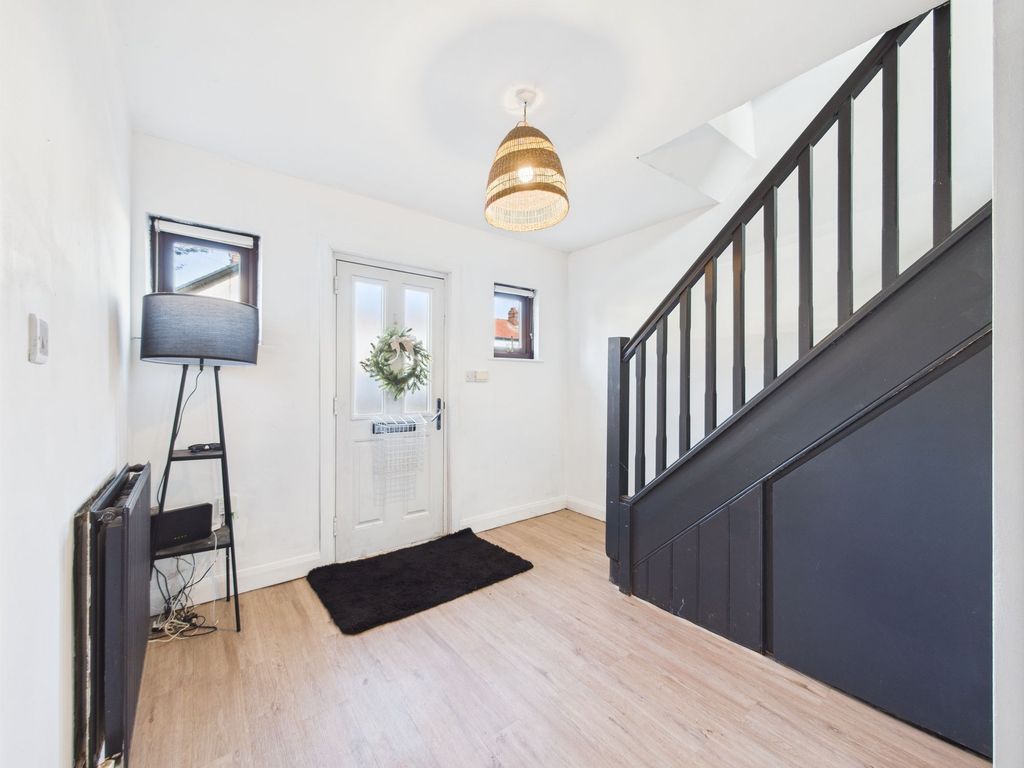 Property photo 2 of 24