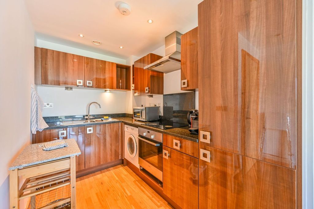 Property photo 3 of 8