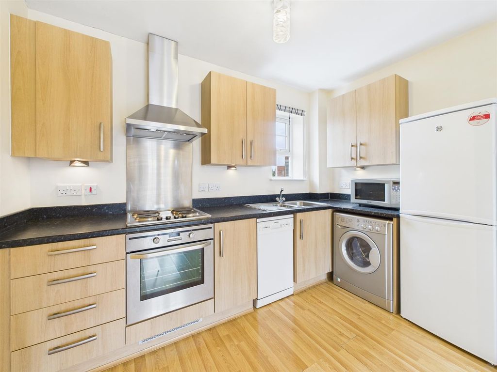 Property photo 1 of 6 Kitchen
