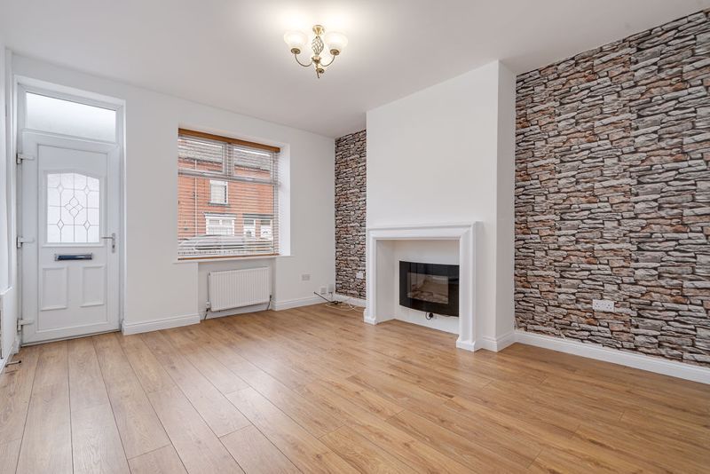 Property photo 3 of 13 Photo 8