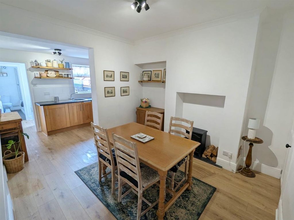 Property photo 3 of 10 Dining Room.Jpg