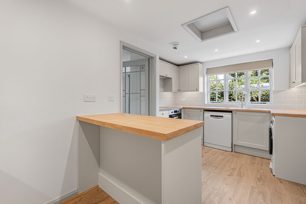 Property photo 3 of 29 4_81157