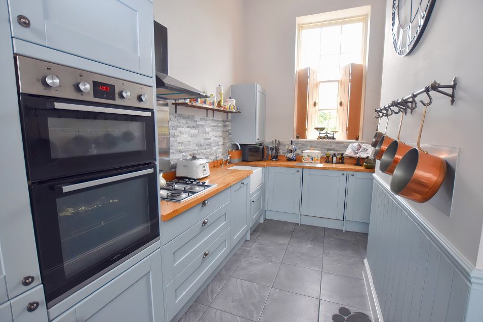 Property photo 3 of 30 Kitchen 1