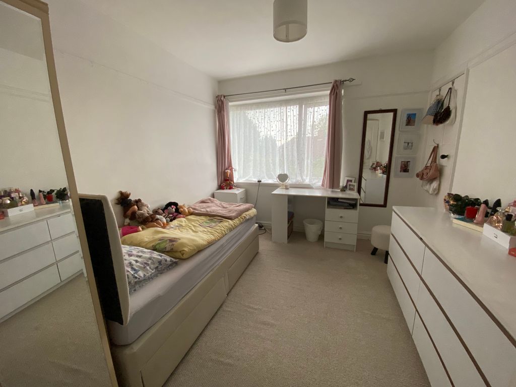 2 bed maisonette for saleDenshaw Road, Birmingham B14 photo 5