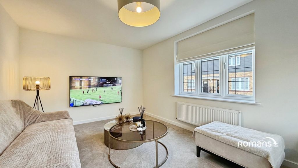 Property photo 2 of 18 Picture No. 10