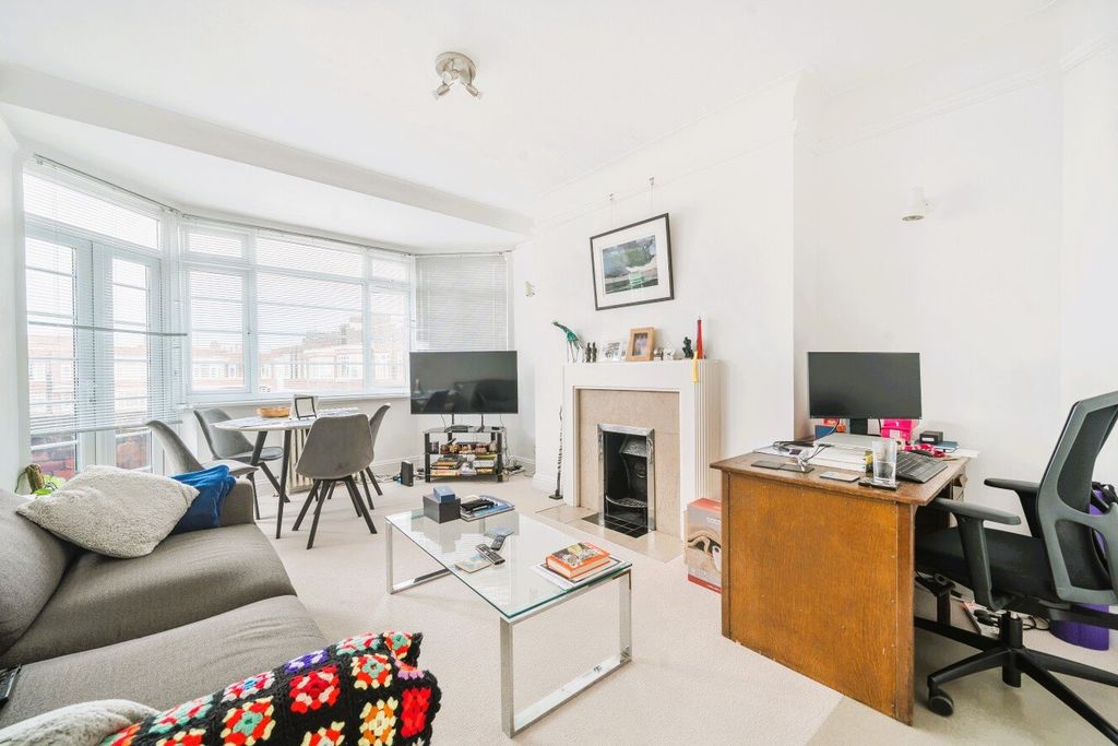 Property photo 3 of 13 Picture No. 26