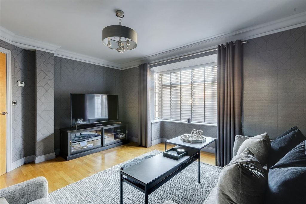 Property photo 2 of 36