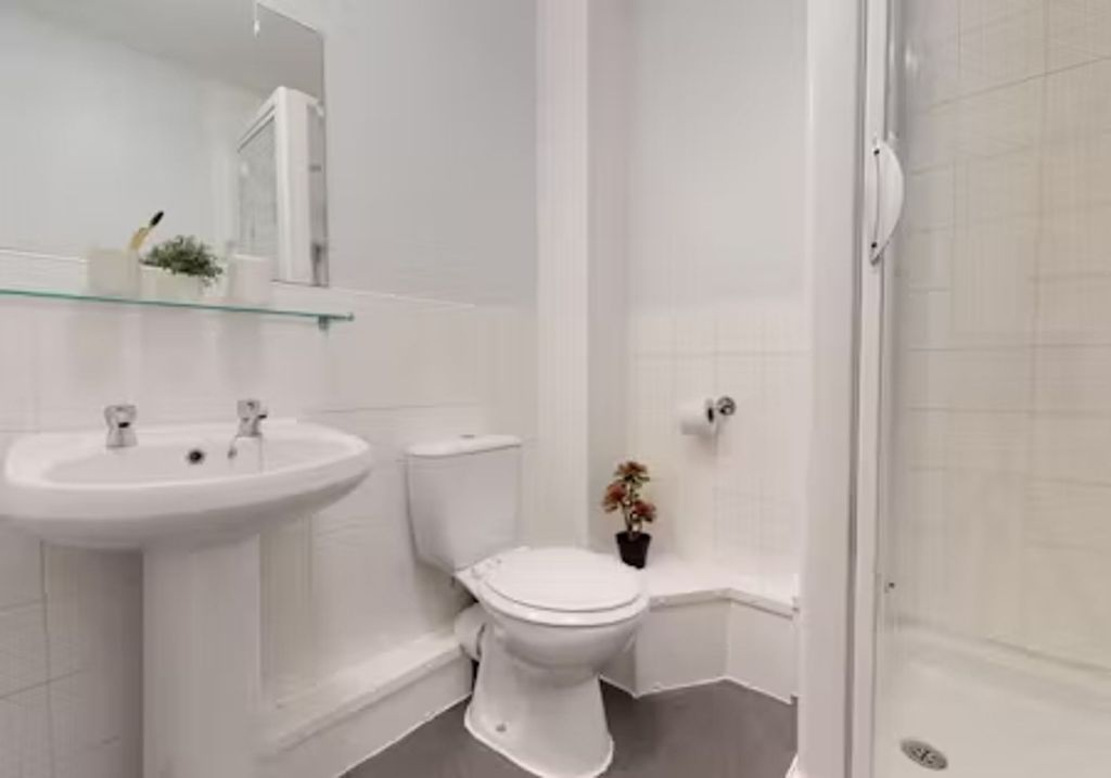 Property photo 2 of 29