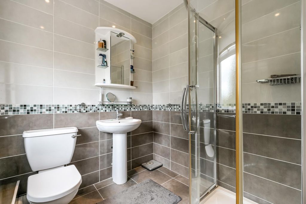 Additional image 9 of 3 bed semi-detached house for saleClifden Road, Brentford TW8