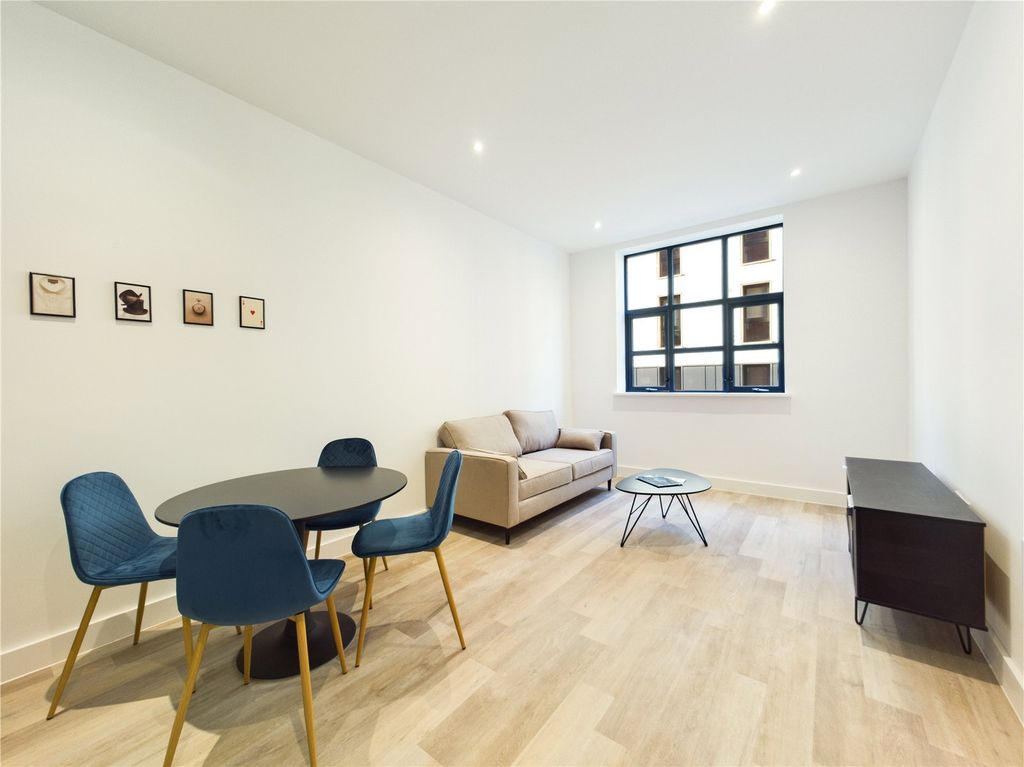Property photo 2 of 9 Picture No. 08