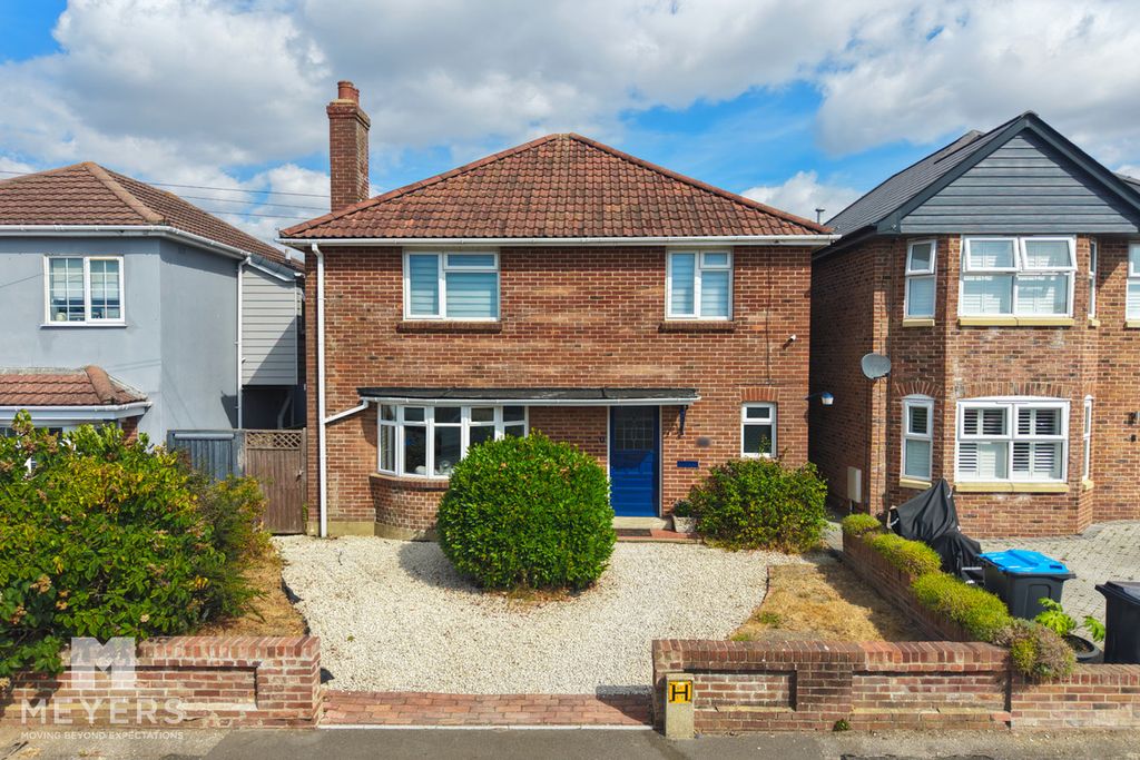 Property photo 1 of 39
