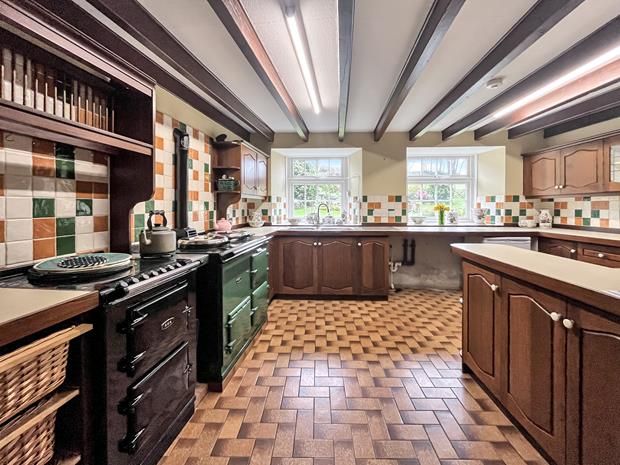 Property photo 2 of 20 Kitchen