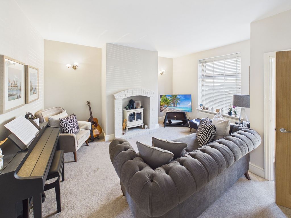 Property photo 3 of 14 Cam02093G0-Pr0083-Still001