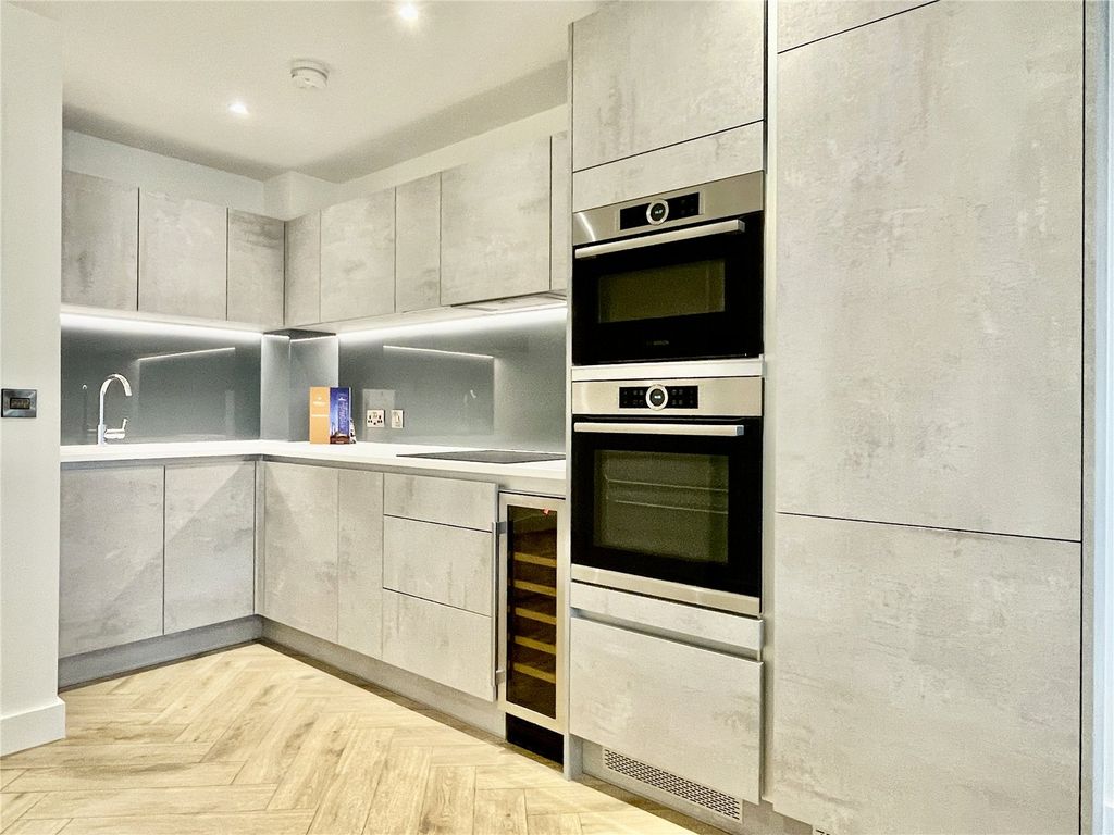 Property photo 3 of 16 Kitchen