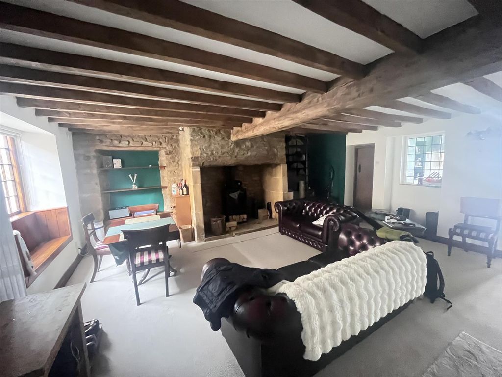 Property photo 3 of 9 Sitting Room