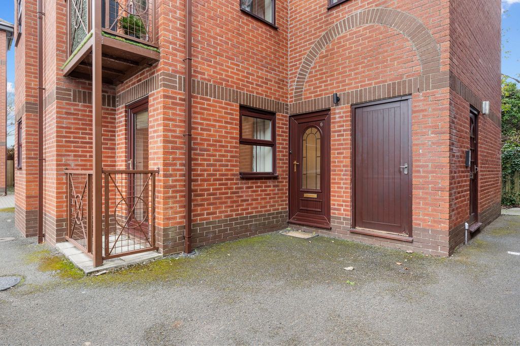 Property photo 2 of 14