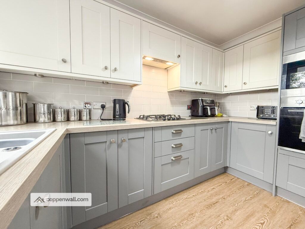 Property photo 3 of 33