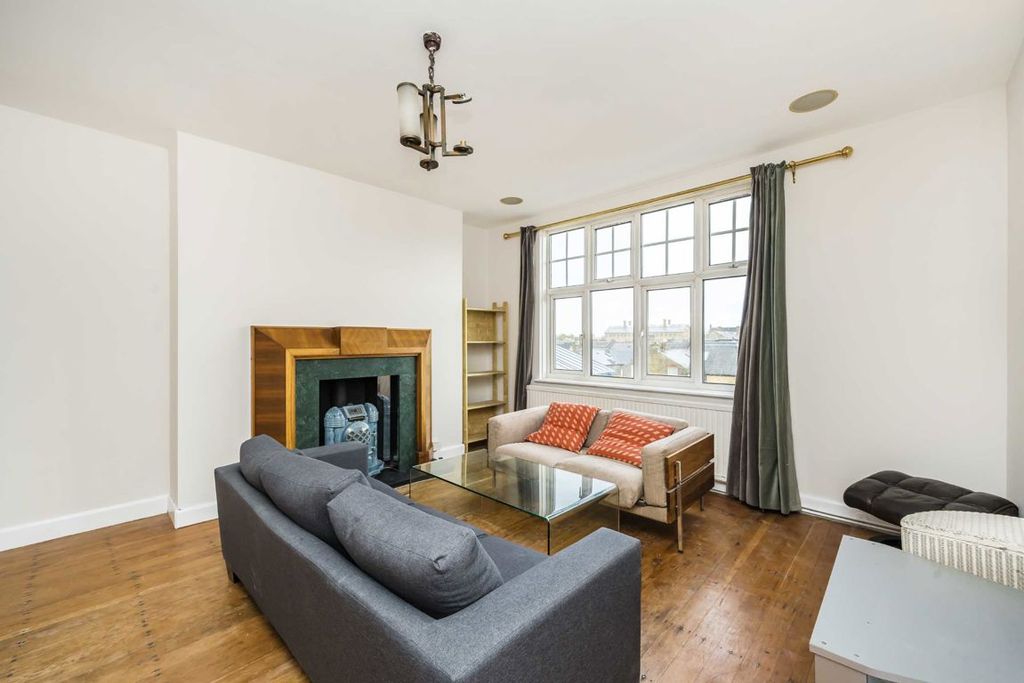 Property photo 1 of 6