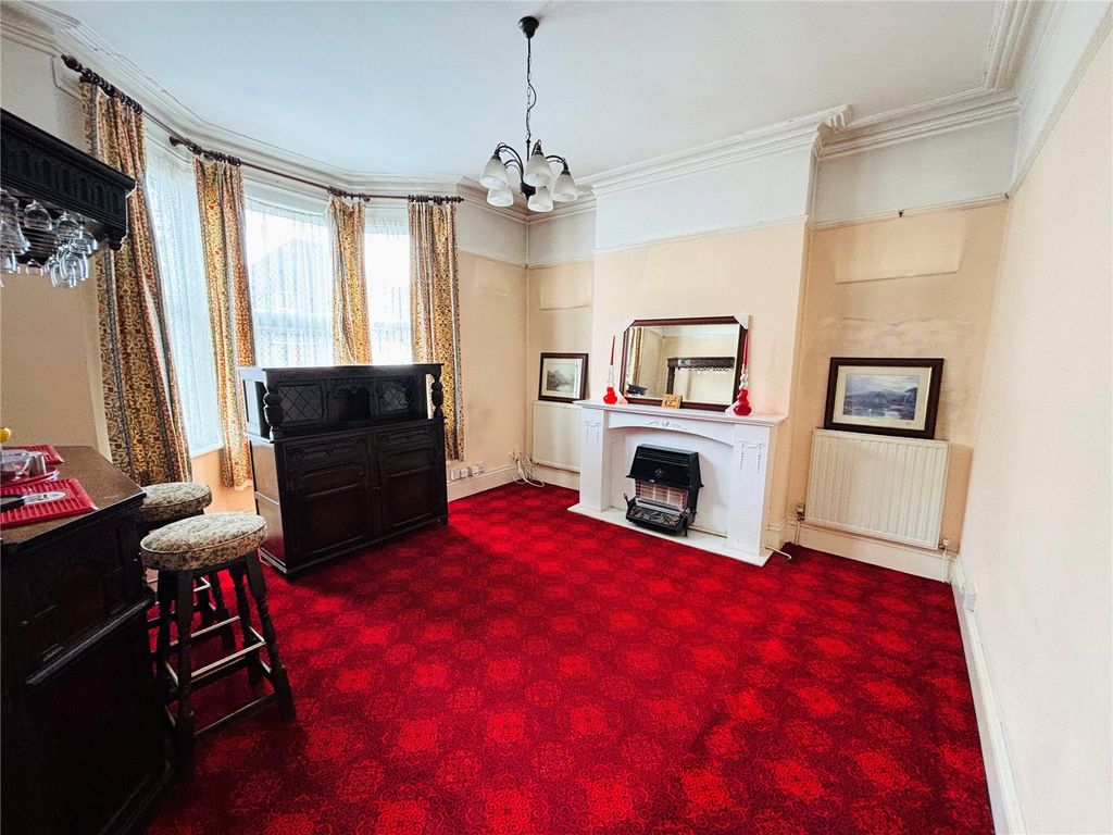 Property photo 2 of 27 Picture No. 02