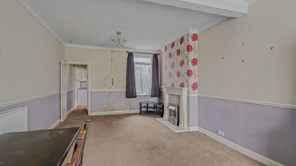 Property photo 3 of 16