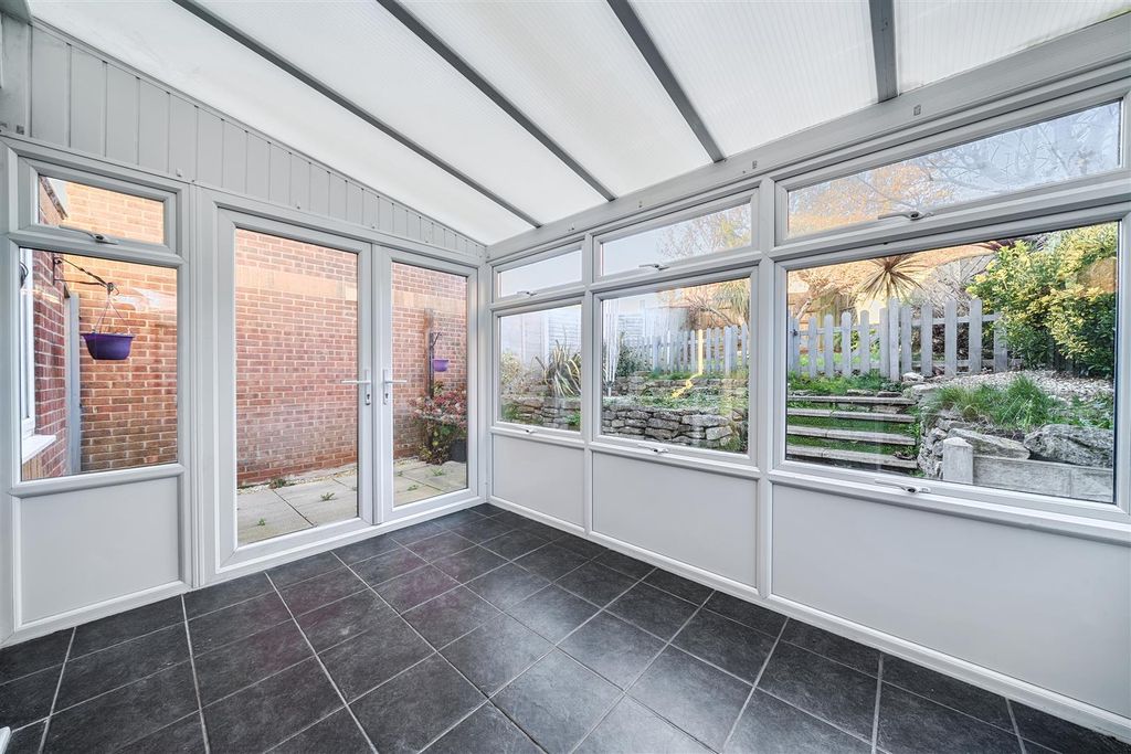 Property photo 3 of 14 Conservatory