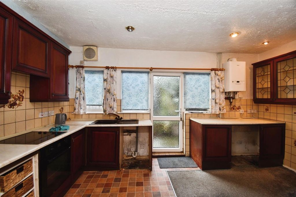 Property photo 3 of 12 21B3ee77-U 20 2814 29.Jpg