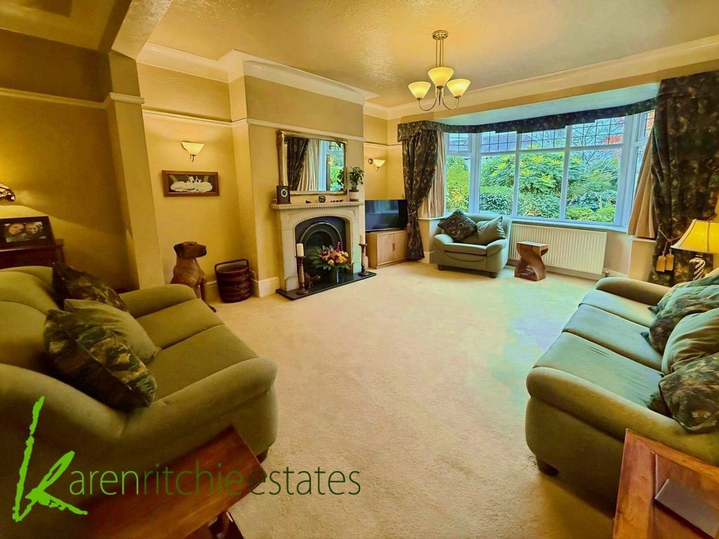 Property photo 2 of 32