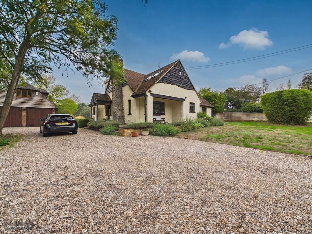 Property photo 1 of 32