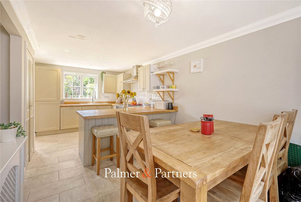 Property photo 3 of 27 Picture No. 14