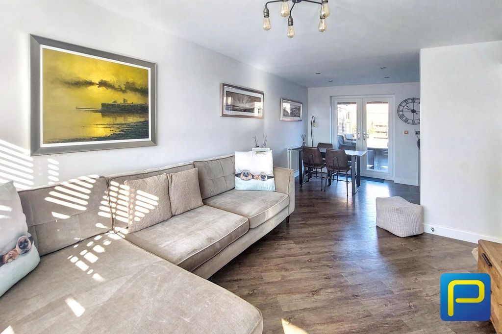 Property photo 2 of 24