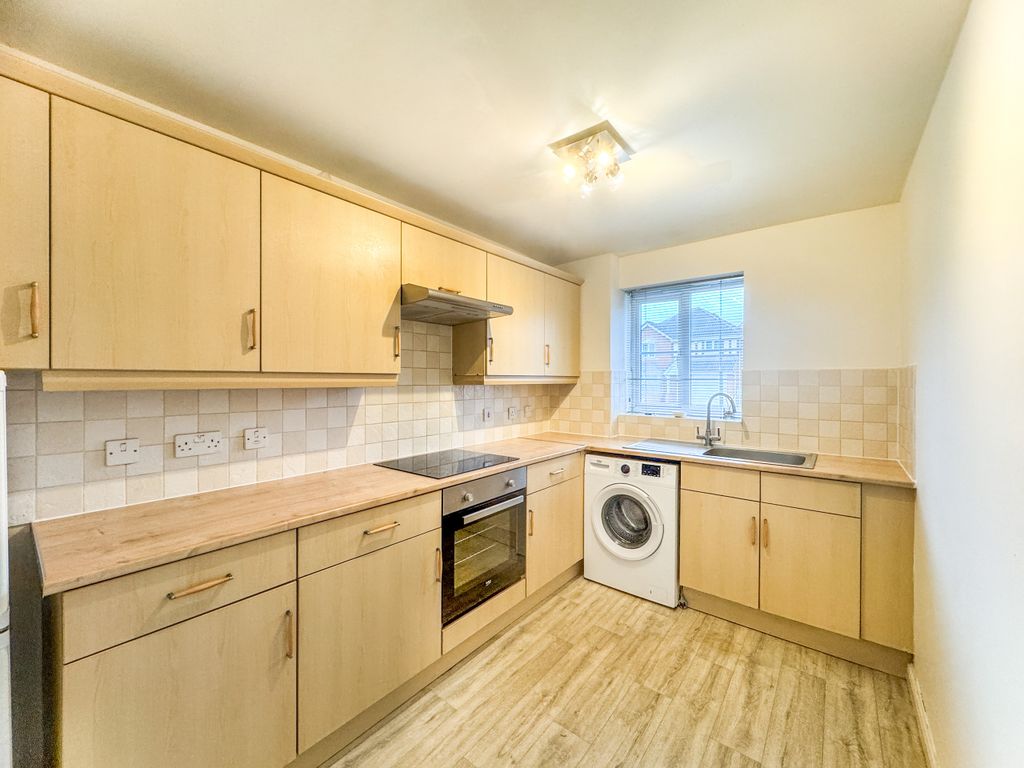 Property photo 3 of 5 Kitchen (1)