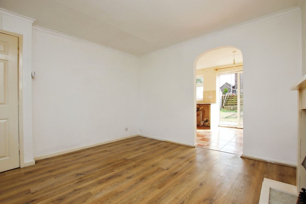Property photo 2 of 9 4250621