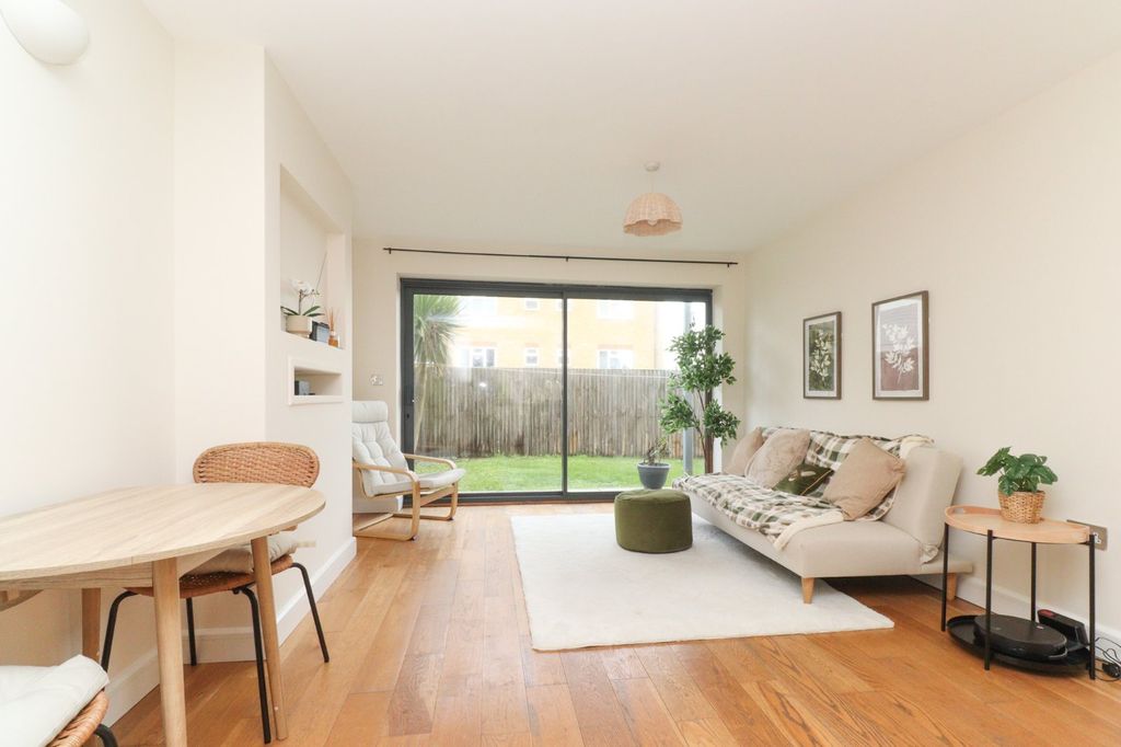 Property photo 2 of 11 Picture 2