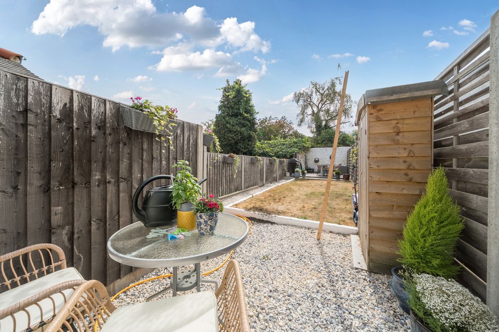 Property photo 3 of 21 1509637-12-6A82Ef...
